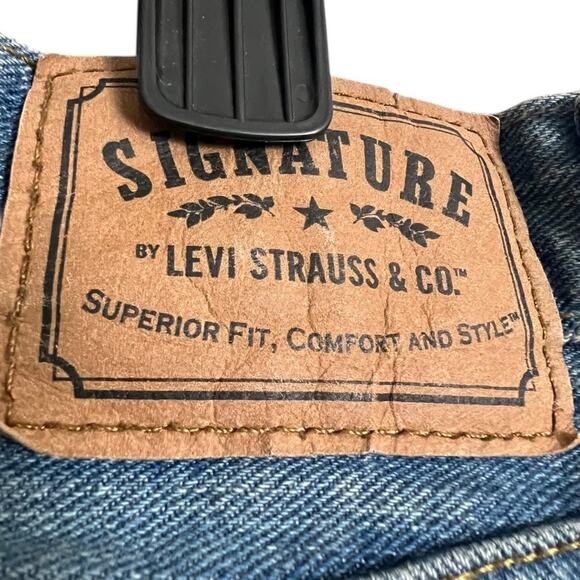 Signature By Levi Strauss Jeans Mens 34x34 Blue Bootcut Zip Fly Denim 5 Pocket - Picture 7 of 7